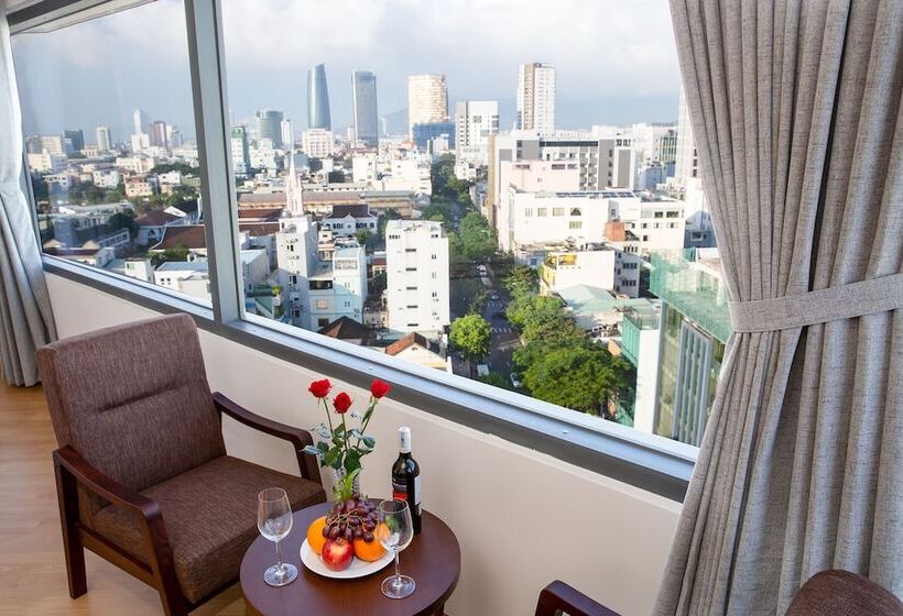 اتاق خانوادگی, Val Soleil