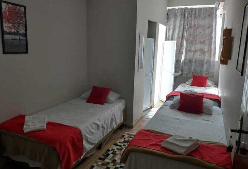 Quarto Triplo Estandar, Pousada Camelias