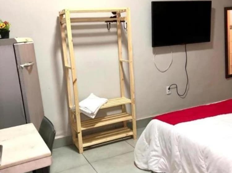 Quarto Quádruplo Estandar, Pousada Camelias