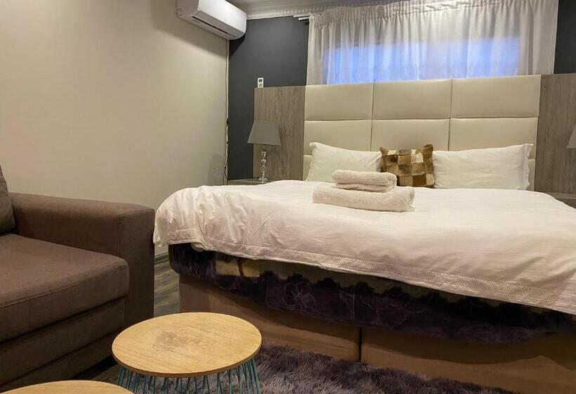 اتاق خانوادگی, Empire Bed & Breakfast