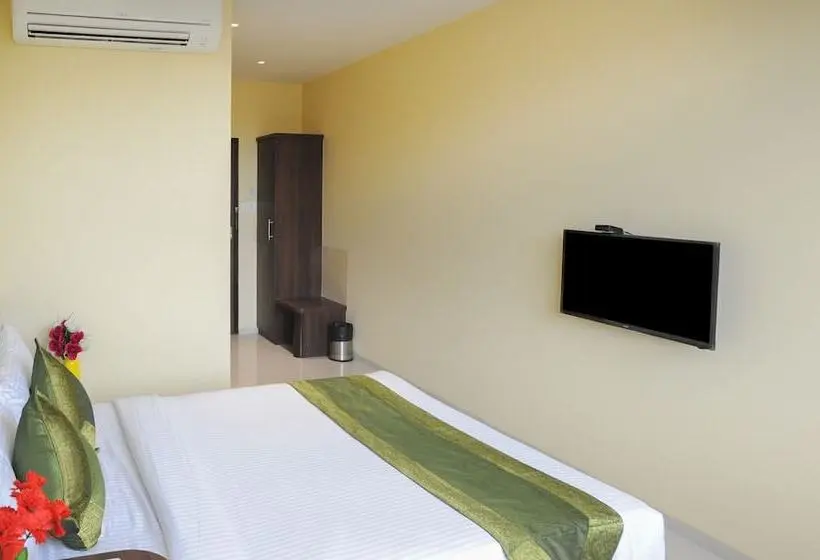 デラックスルーム, Treebo Balaji Residency