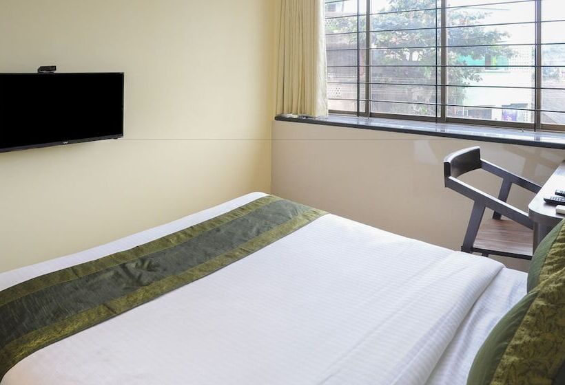 Номер Deluxe, Treebo Balaji Residency