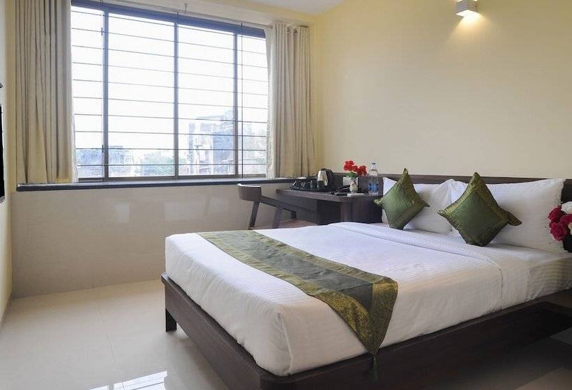 Номер Deluxe, Treebo Balaji Residency