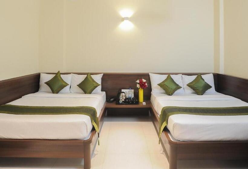 デラックスルーム, Treebo Balaji Residency