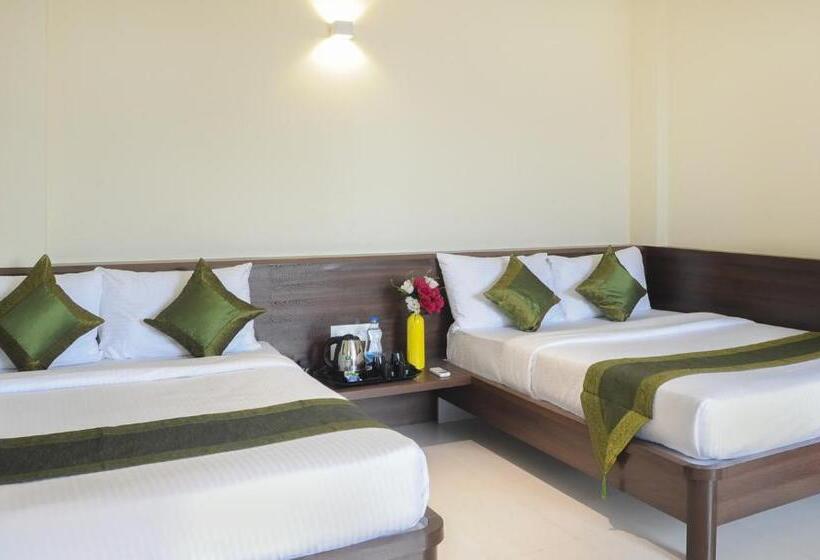 Номер Deluxe, Treebo Balaji Residency