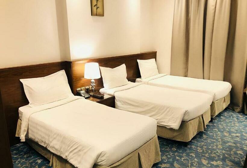 اتاق استاندارد سه نفره, Zaha Al Munawara