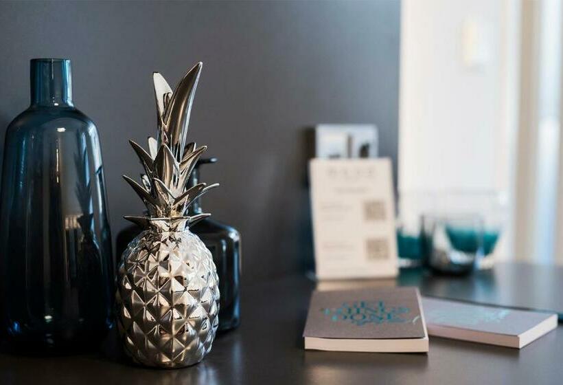 استودیوی استاندارد, Mood Contemporary Living