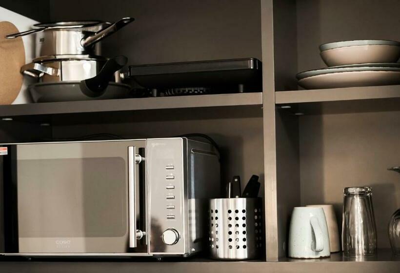 استودیوی استاندارد, Mood Contemporary Living