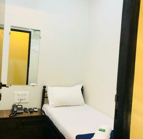 Quarto Economy Individual, Shabana   Colaba Causeway