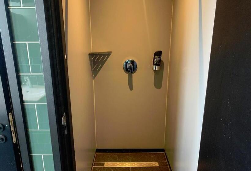 غرفة قياسية سرير بطابقين, Durty Nelly's Inn