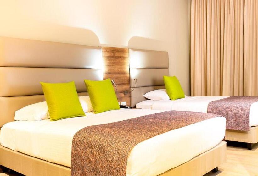 Номер Стандарт Трехместный, F25