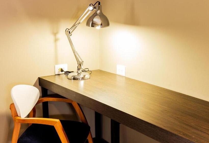 Номер Стандарт Трехместный, F25