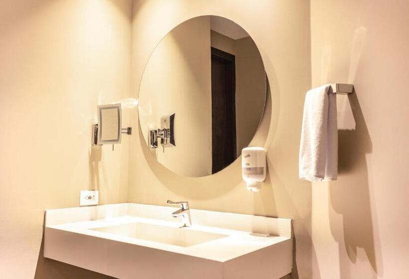 Номер Стандарт Трехместный, F25