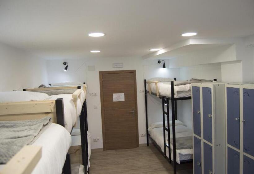 מיטה בחדר משותף, Hostel El Pico De Santillana