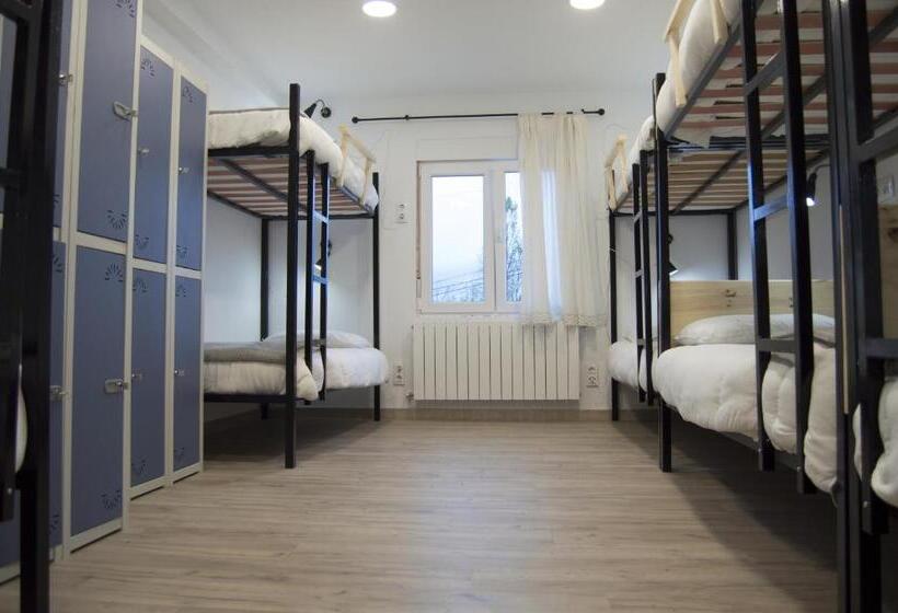 מיטה בחדר משותף, Hostel El Pico De Santillana