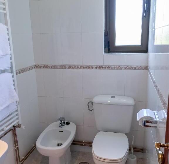 חדר סטנדרט לארבעה, Hostel El Pico De Santillana