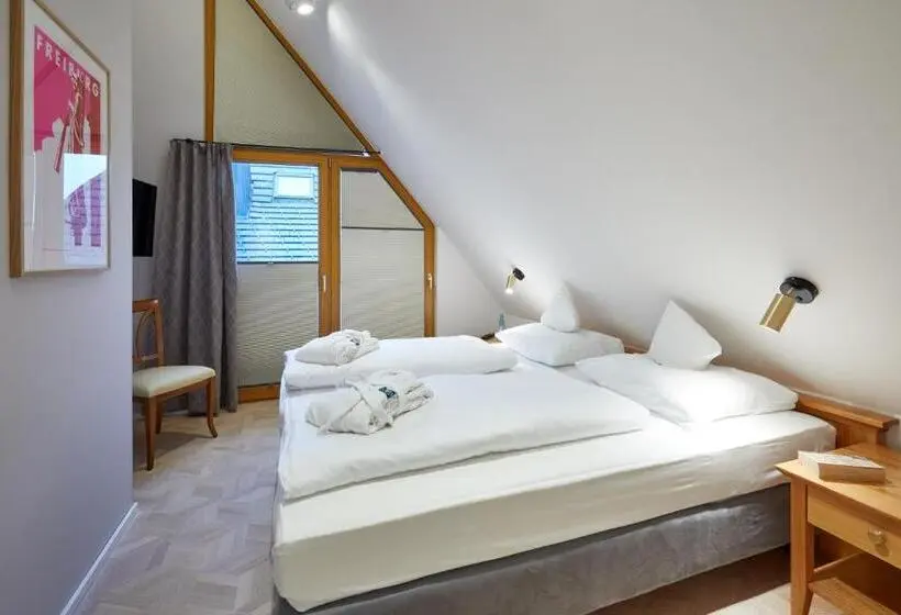 سوئیت با وان آب گرم, Erfurths Bergfried Ferien & Wellness
