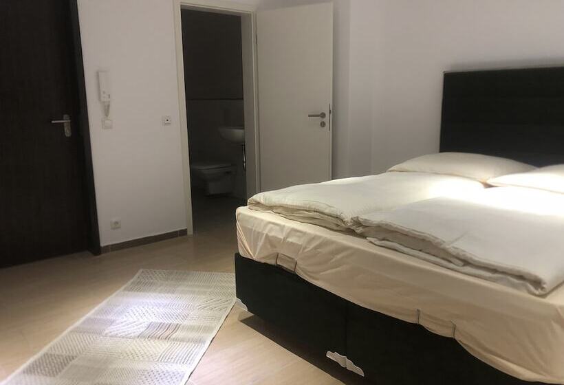 اتاق استاندارد, Hr