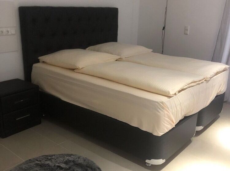 اتاق استاندارد, Hr