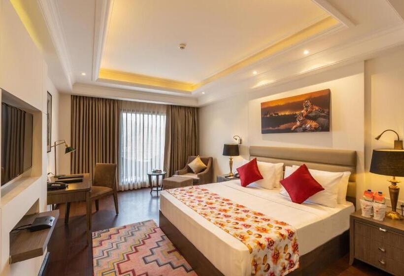 غرفة قياسية سرير كينج, Ramada By Wyndham Kasauli