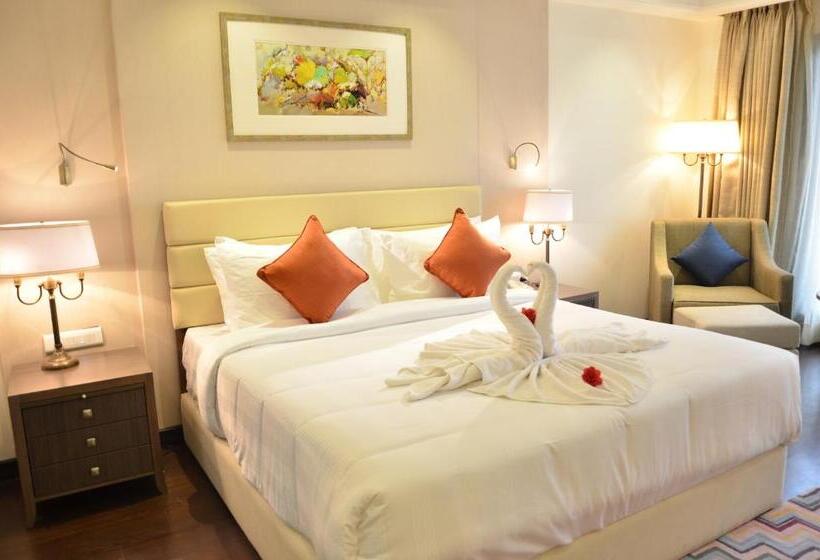 غرفة قياسية سرير كينج لذوى الإحتياجات الخاصة, Ramada By Wyndham Kasauli