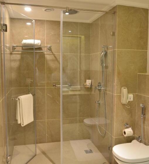 غرفة قياسية سرير كينج لذوى الإحتياجات الخاصة, Ramada By Wyndham Kasauli