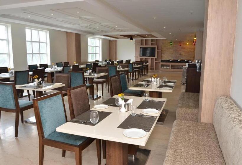 Стандартный Номер Кровать Кинг, Ramada By Wyndham Kasauli