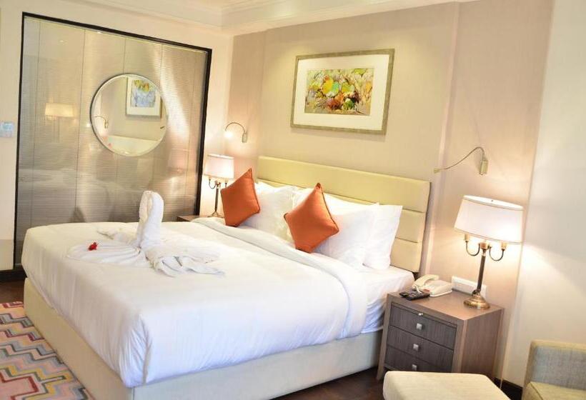 غرفة قياسية سرير كينج, Ramada By Wyndham Kasauli