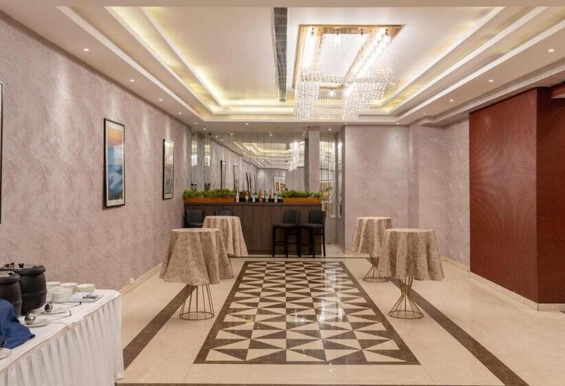 غرفة قياسية سرير كينج لذوى الإحتياجات الخاصة, Ramada By Wyndham Kasauli