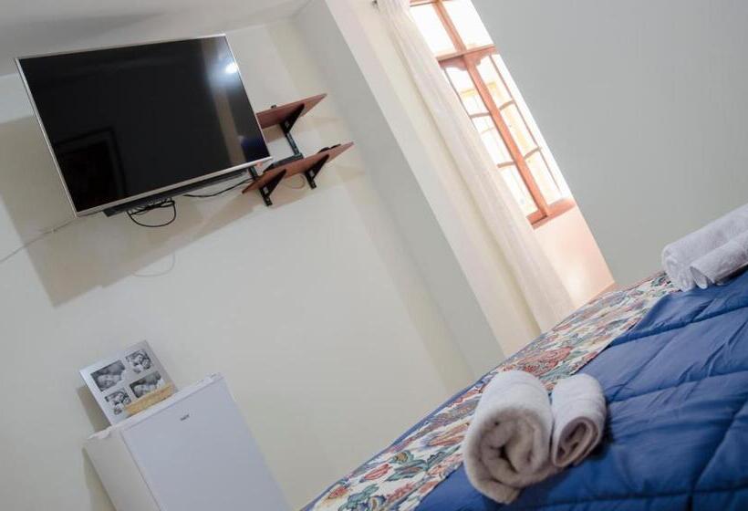 اتاق خانوادگی, Jazmines Lodging