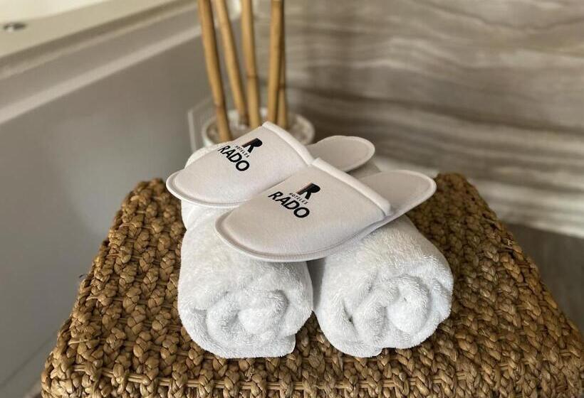 سوییت لوکس, Rado Hotel Quintanas