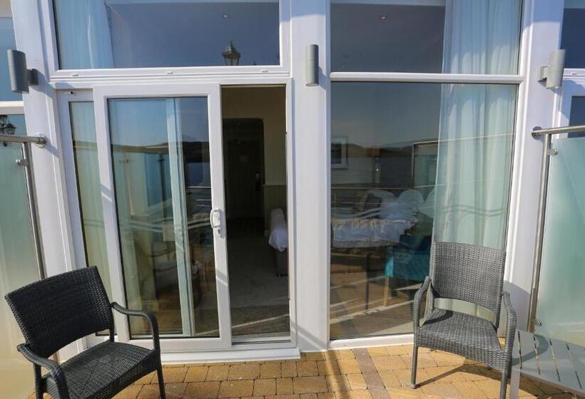 Deluxe Room Lake View, Duck Bay Hotel & Restaurant