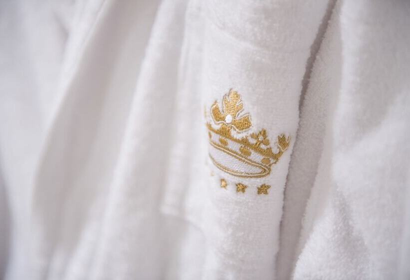 سوییت جونیور, Rua Frati 48 In San Francesco