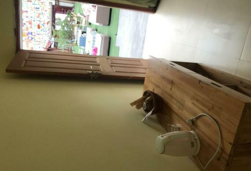 מיטה בחדר משותף, Youranju Guesthouse