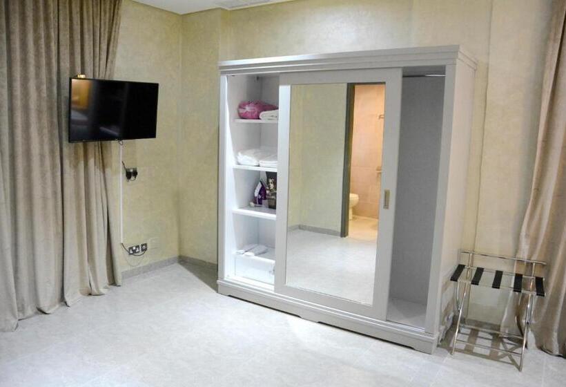 Apartamento 2 Dormitórios, ذا فيفتى ايت السالمية