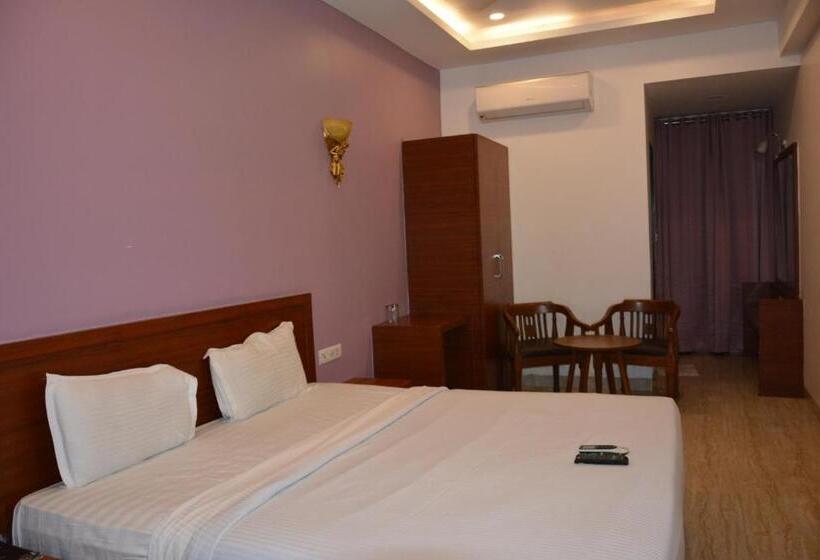 デラックスルーム, The Grand Neelam