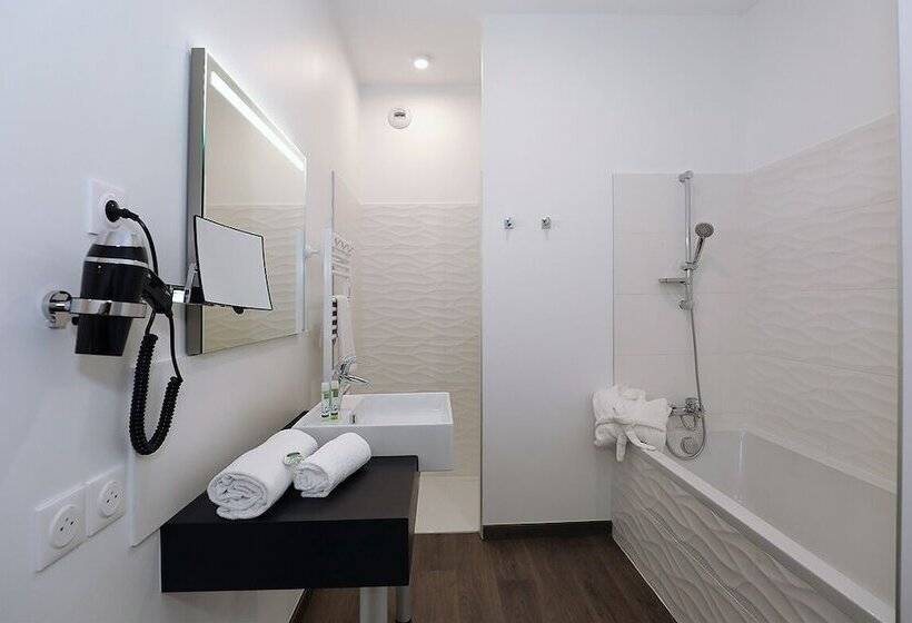 高级大房间, Le Nelio