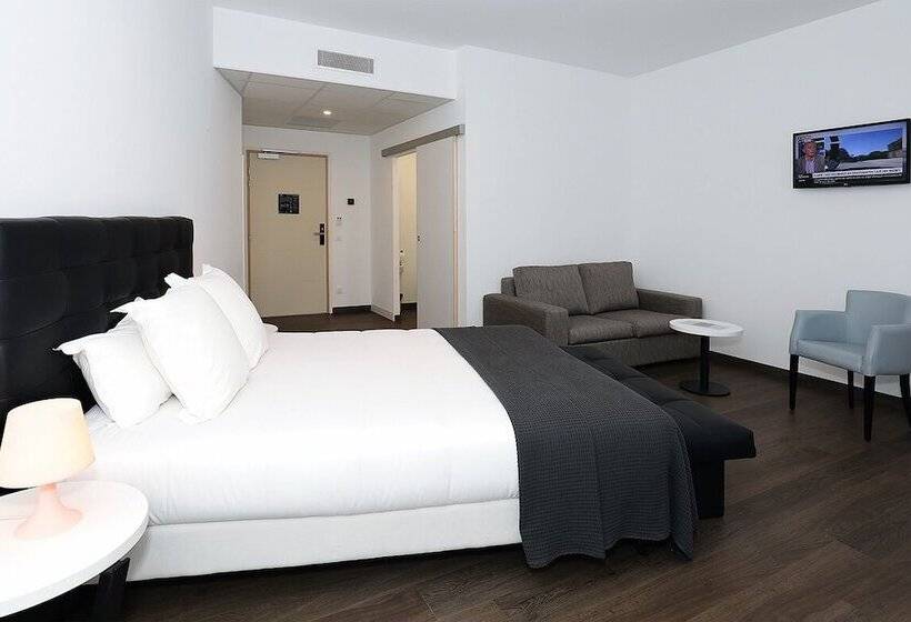 高级大房间, Le Nelio