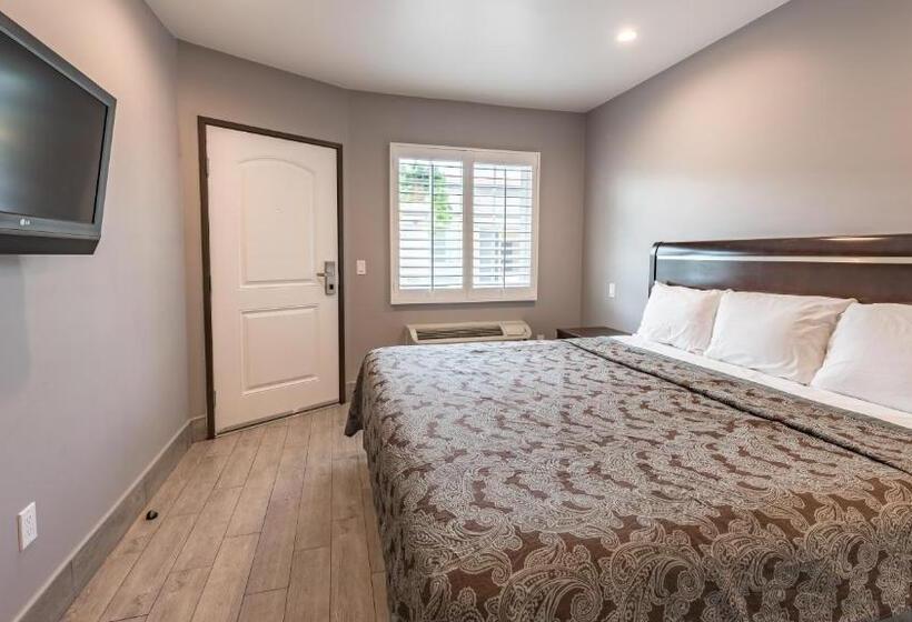 标准间, Plaza Inn