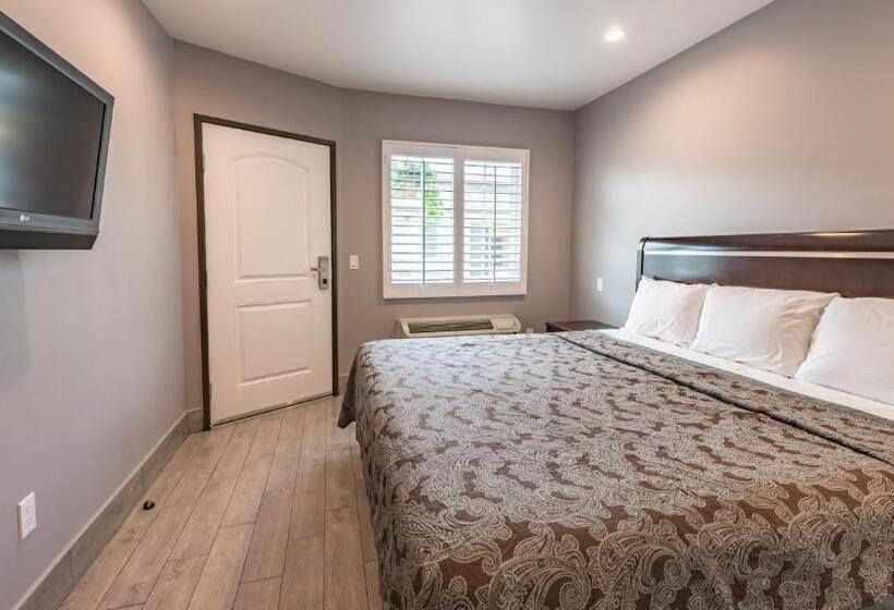 标准间, Plaza Inn