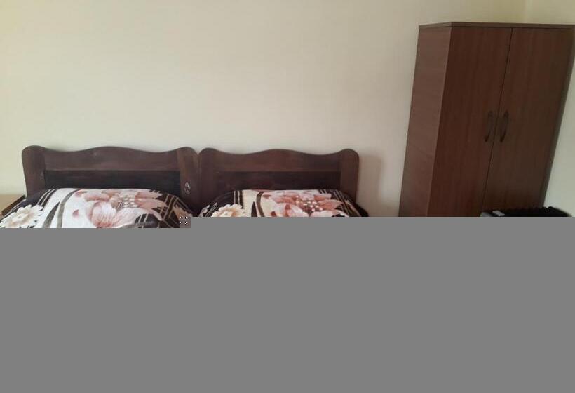 اتاق استاندارد با سرویس بهداشتی مشترک, Guesthouse Robi