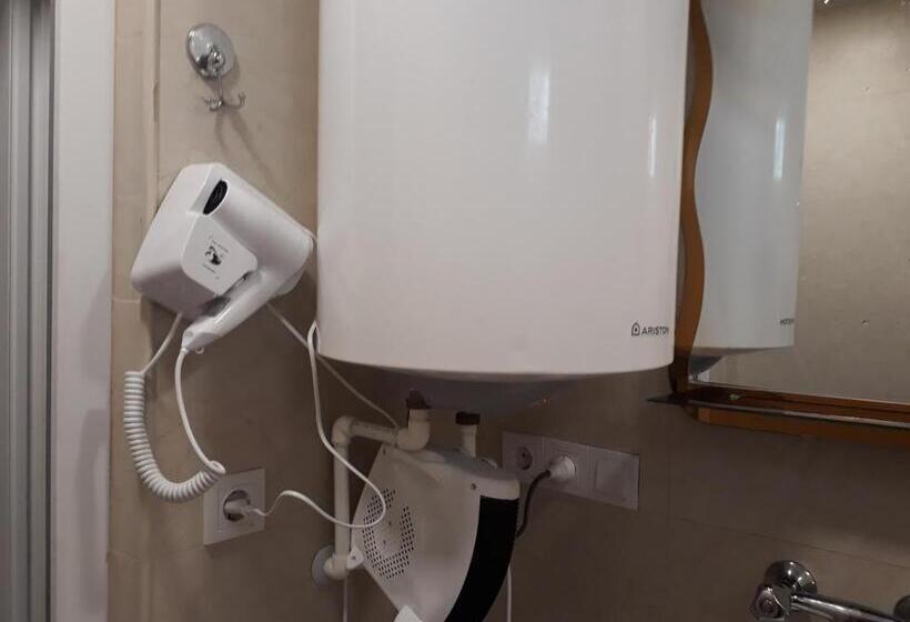 اتاق استاندارد با سرویس بهداشتی مشترک, Guesthouse Robi