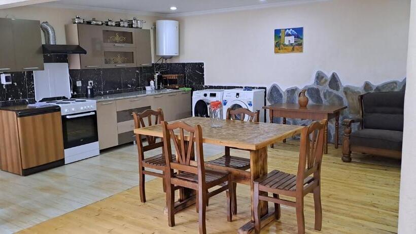 اتاق استاندارد با سرویس بهداشتی مشترک, Guesthouse Robi