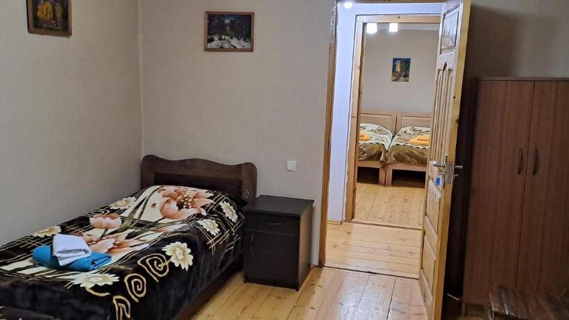 اتاق استاندارد با سرویس بهداشتی مشترک, Guesthouse Robi