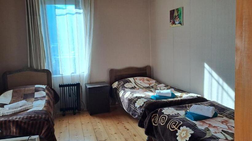 اتاق استاندارد با سرویس بهداشتی مشترک, Guesthouse Robi