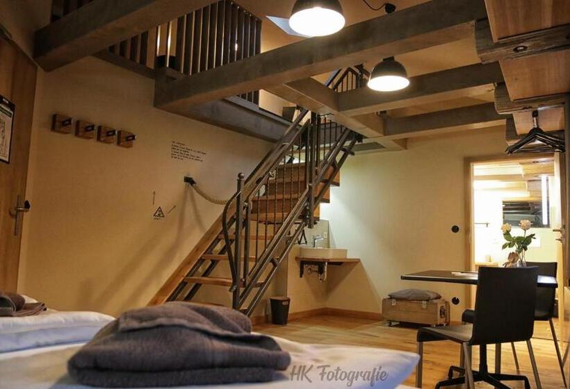 Семейный Номер, Hostel & Hotel Samocca