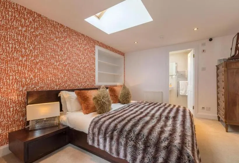 Standard Interior Room