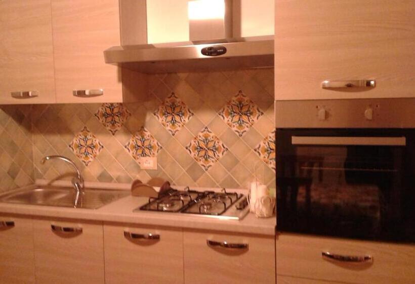 آپارتمان لوکس 1 خوابه, Oikos Atena