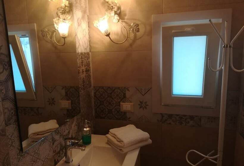 آپارتمان لوکس 1 خوابه, Oikos Atena