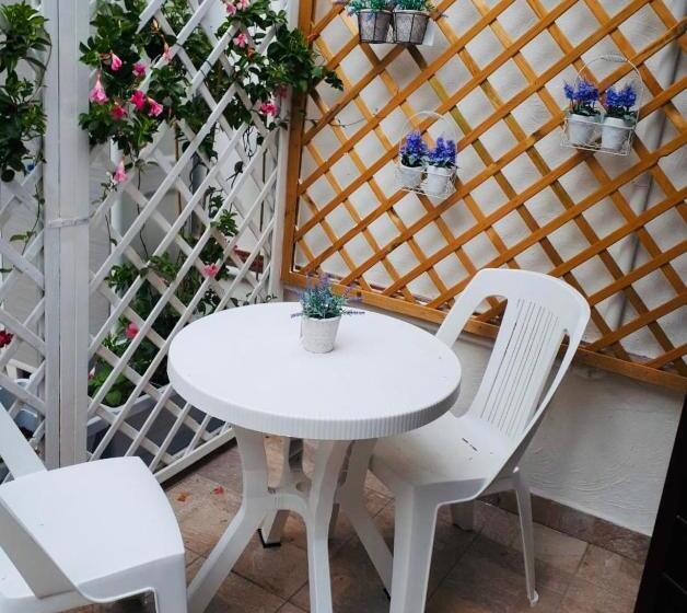 Полулюкс Вид на Сад, Virgilio’s Garden